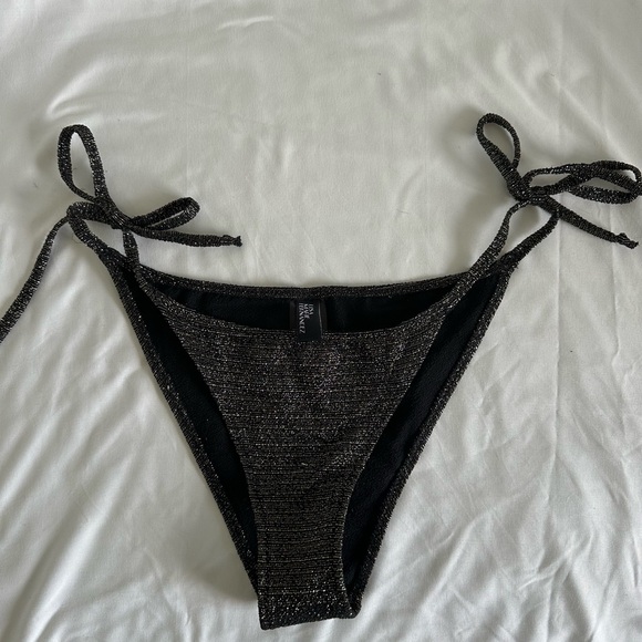 Lisa Marie Fernandez bikini set - Picture 2 of 4